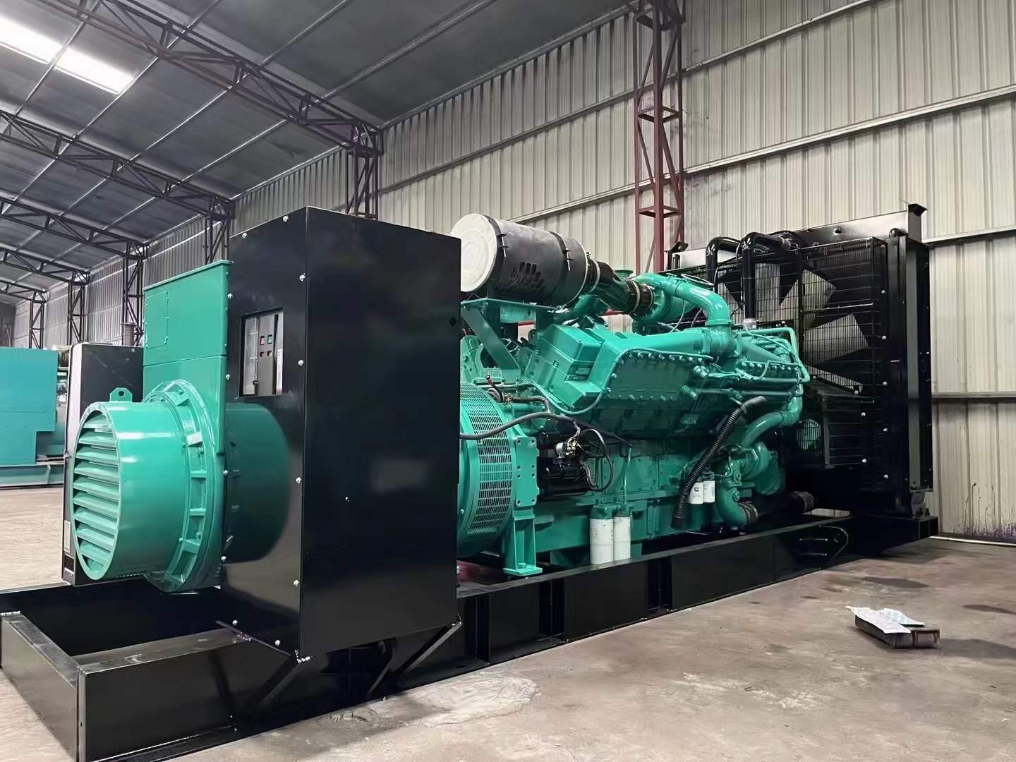 西城如何降低 800kW 柴油发电机输出电流的波动？