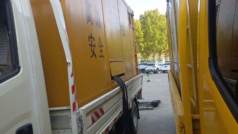 西城如何判断柴油发电机组和UPS电源的切换时间是否符合要求？